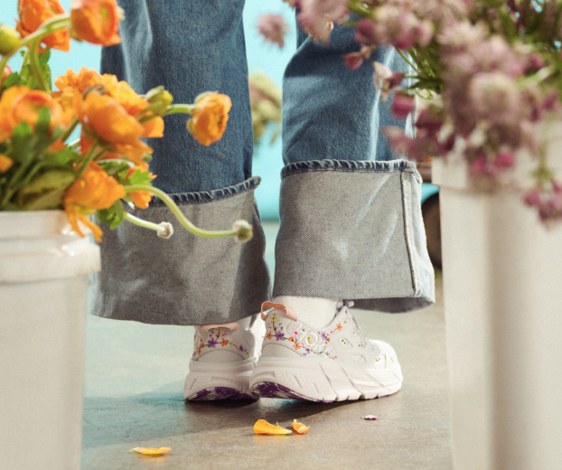 All Gender Vibrant Bloom Clifton L