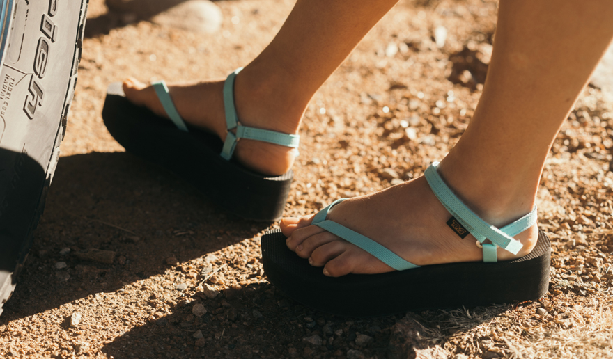 Flatform Slim Sandal