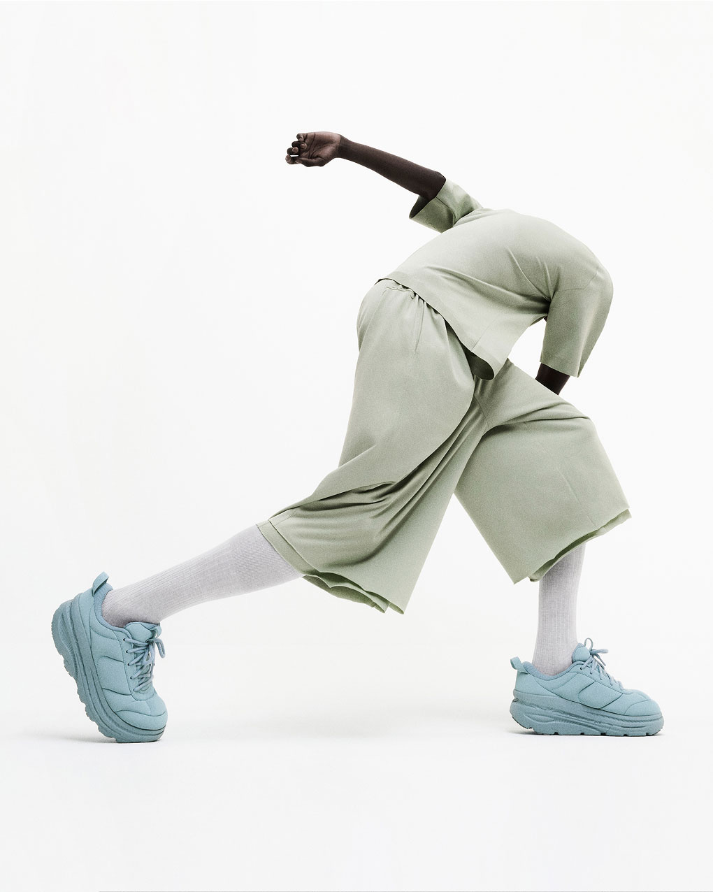 靴 MARNI X HOKA 02_HOKA_LP_DESK+MOB_REVEAL.jpg