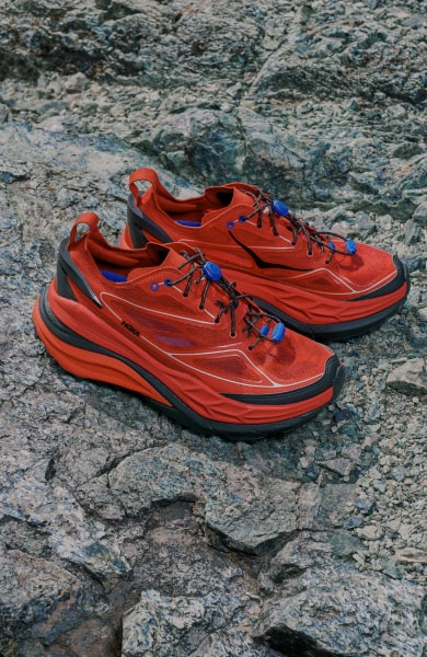 Une paire de chaussures HOKA Stinson ONE7.