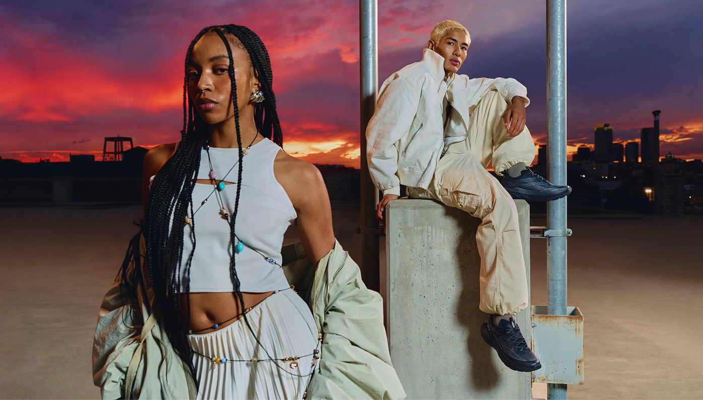 Deux personnes posant.