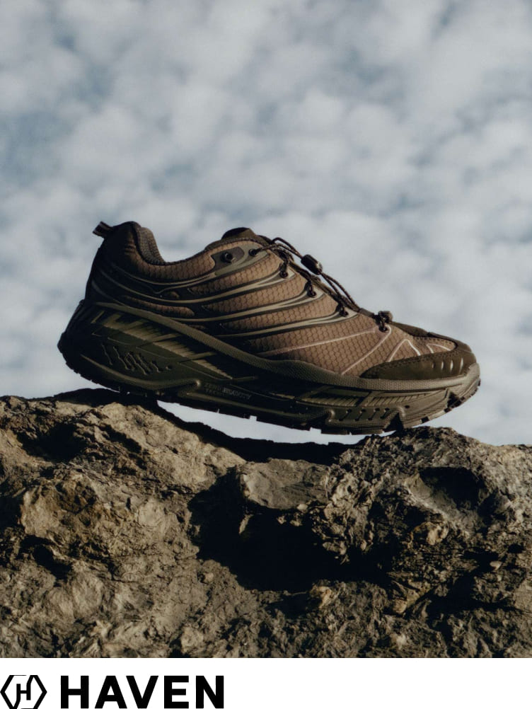 Modèle de chaussures collaboratives HOKA x HAVEN.