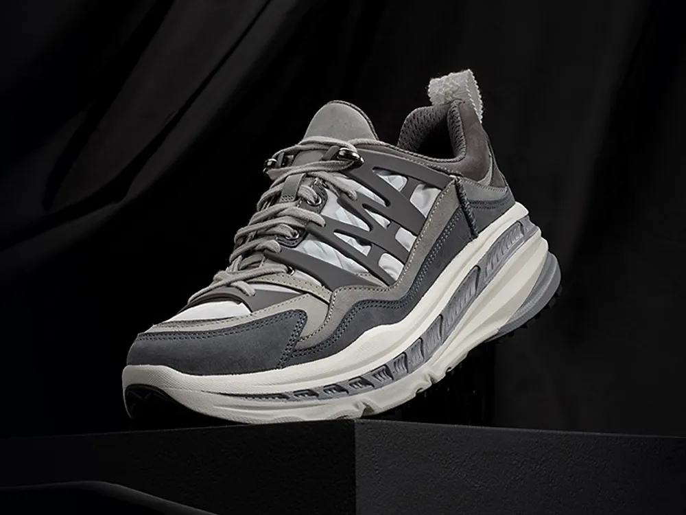 White Mountaineering | UGG® FI