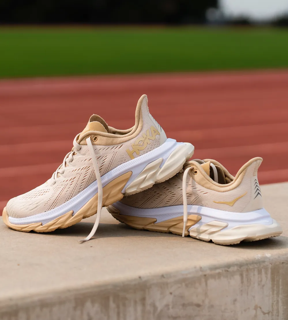 靴 HOKA ONEONE CLIFTON7 GOLD PACK 28cm 靴 HOKA ONEONE CLIFTON7 GOLD PACK 28cm HOKA Clifton 7 Gold Pack