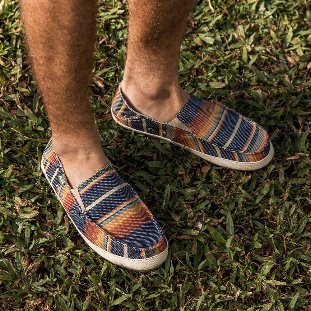 sanuk mens canvas slip on shoes