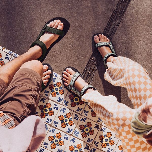 places that sell tevas near me