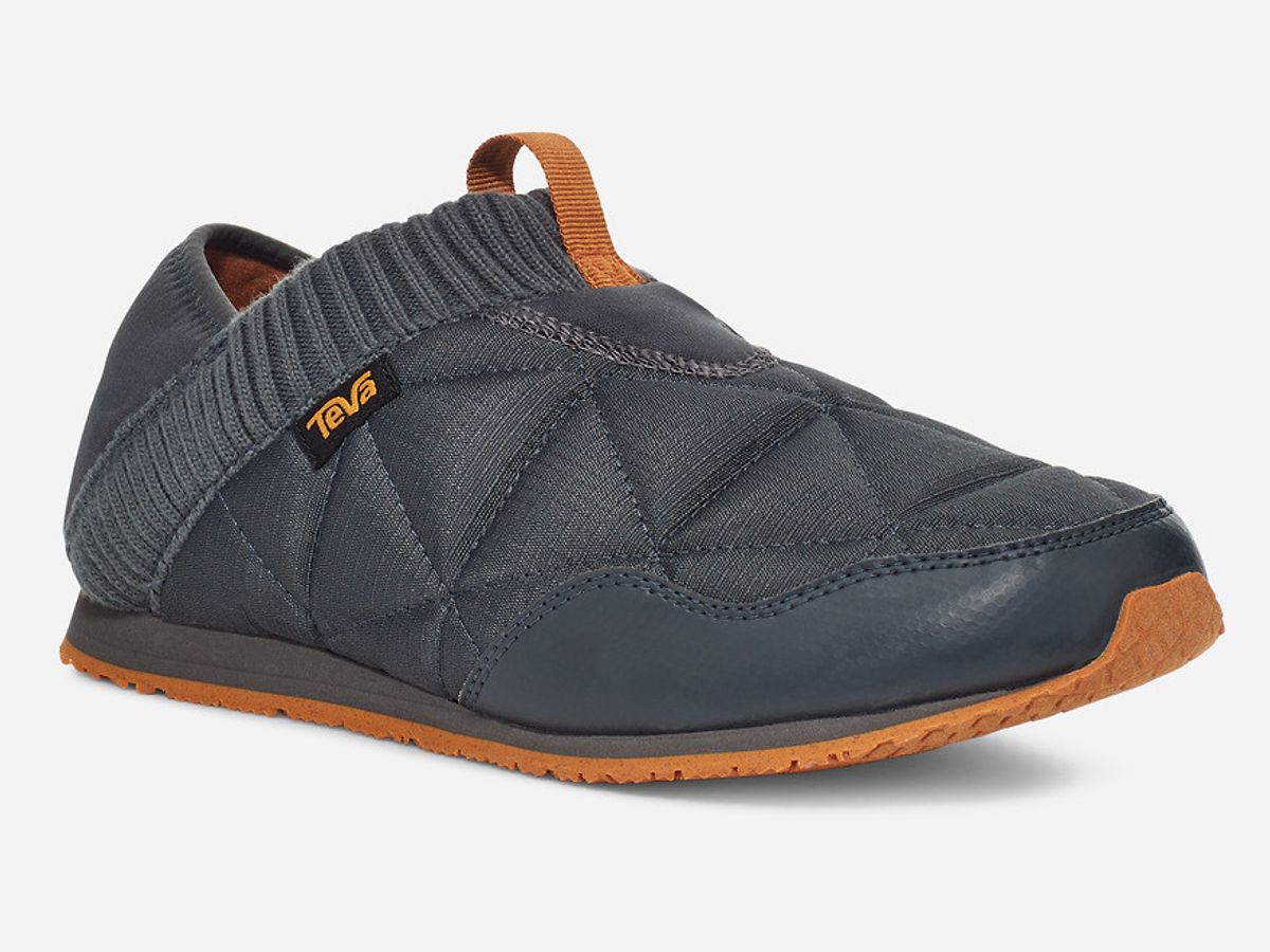 trending walking fashion shoes