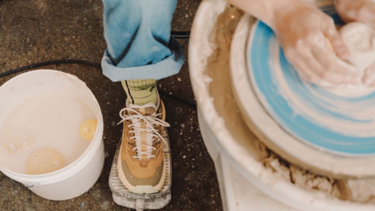 hoka all gender kaha low gore tex lunar rock white