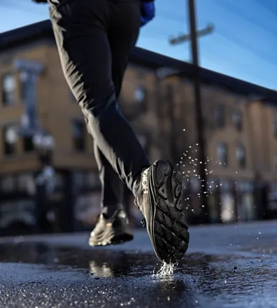 Clifton 9 GORE-TEX durabrasion rubber outsole for running in slippery conditions