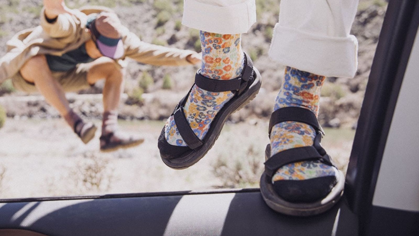 teva hurricane 4 sandals