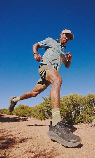 【Nikeマン】HOKA シングレット&パンツ　日本M （USサイズ:S） 2025年最新】HOKA ／ HOKA ONEONE 種類：シングレット 陸上用