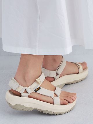 未使用級　TEVA ハリケーン　アンプソール　24cm　ベージュ　厚底サンダル サンダル】【ハリケーン】【厚底サンダル】TEVA 24.3.1 テバ