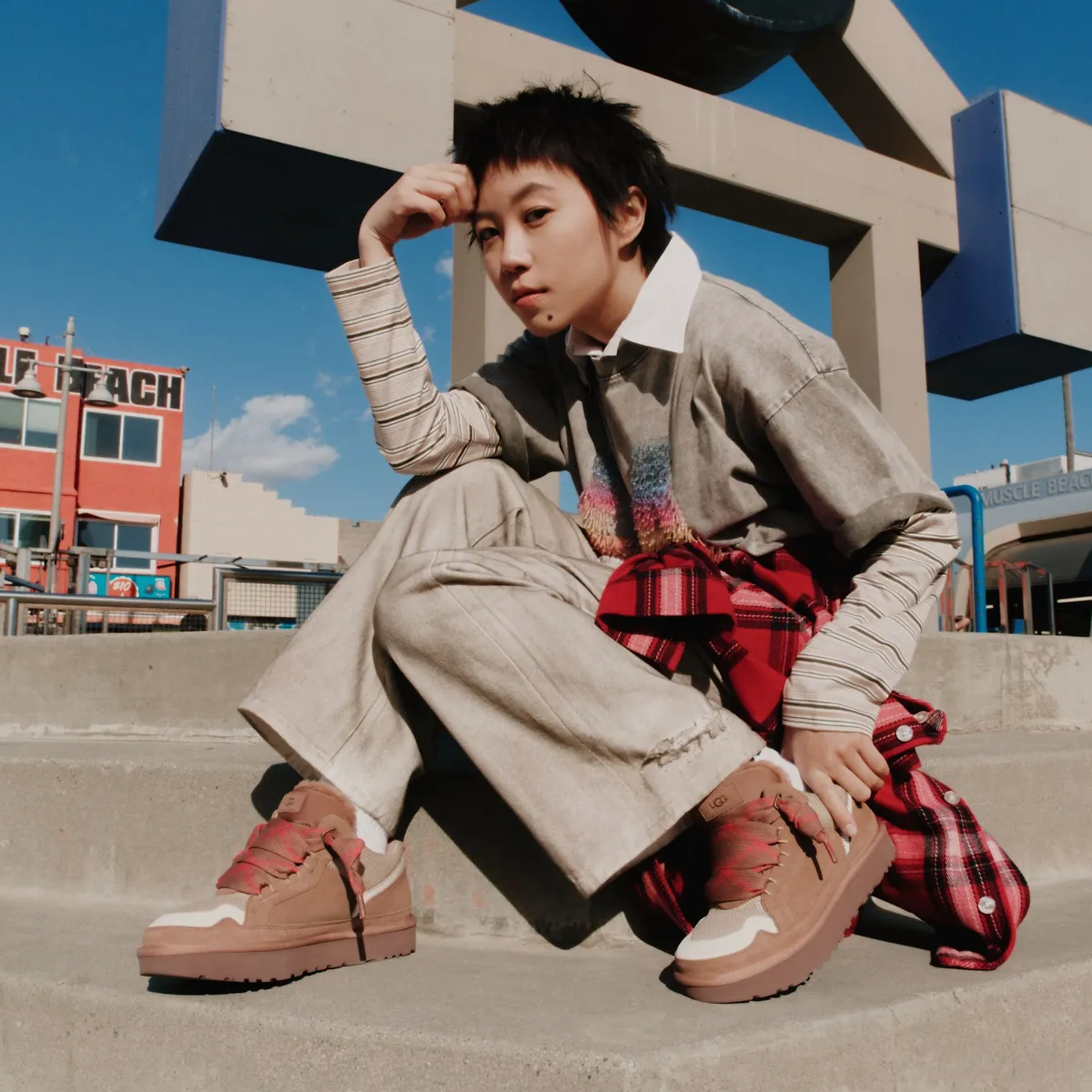 UGG アグ W LOWMEL スニーカー サンド 25cm UGG Australia スニーカー