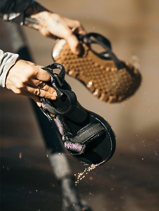 Teva×XLARGE スポーツサンダル ブラック/グリーン Teva®（テバ）公式サイト