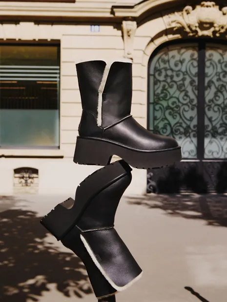 ＵＧＧ　BLK 25センチ　多分使っていないレベルです。 UGG BLK 25センチ 多分使っていないレベルです。 UGG BLK 25